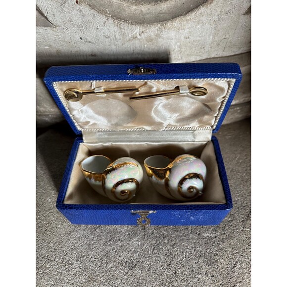 Limoges France Porcelain Pair of Shells Salt and Pepper Shakers Original Box